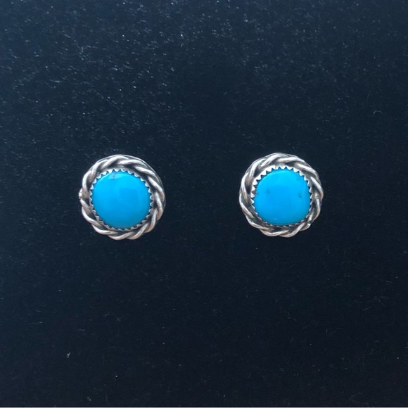 $58  Southwest Native American Signed Estate Stud Earrings  Sterling Silver - Picture 6 of 8